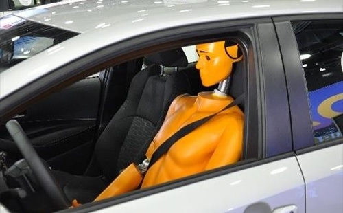 kasus perusahaan terbaru tentang SABIC SOLUTIONS FOR AUTOMOTIVE:Crash &amp; SAFETY (Solusi SABIC untuk mobil:kecelakaan dan keselamatan)